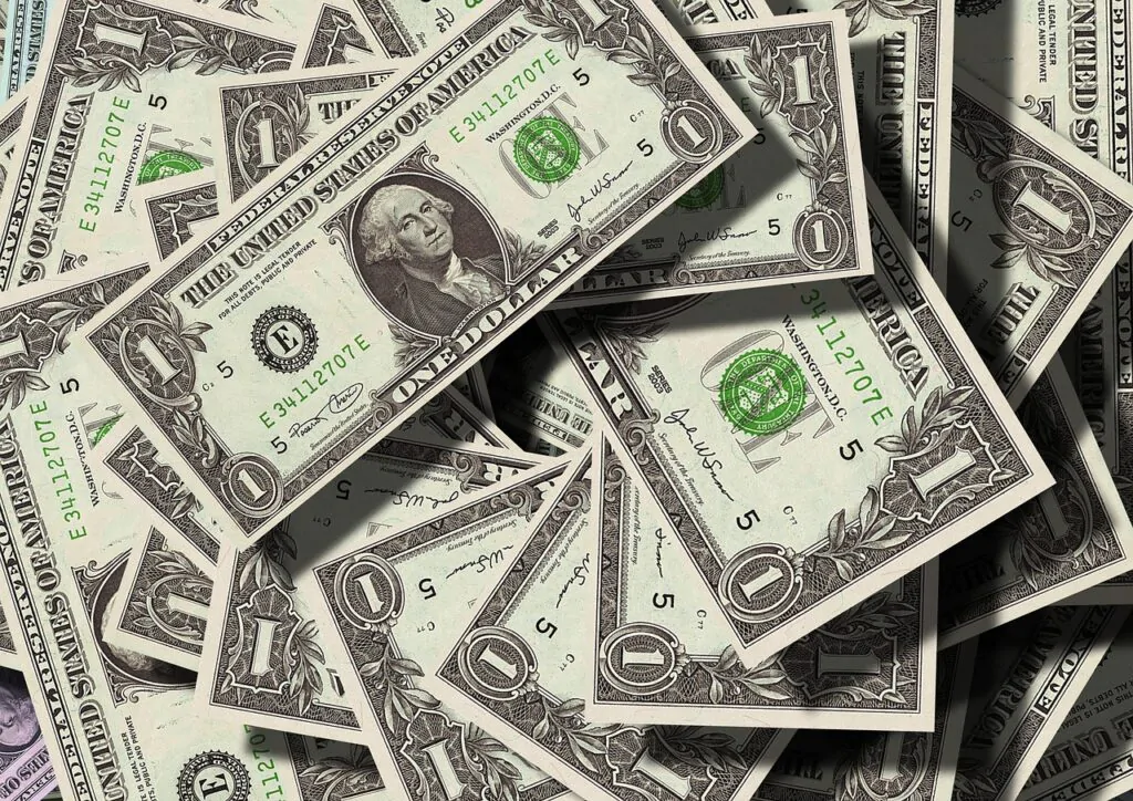Salário desenvolvedor: quais são as médias salariais de um DEV Sênior e Júnior na Europa e EUA? Salário desenvolvedor: quais são as médias salariais de um DEV Sênior e Júnior na Europa e EUA?