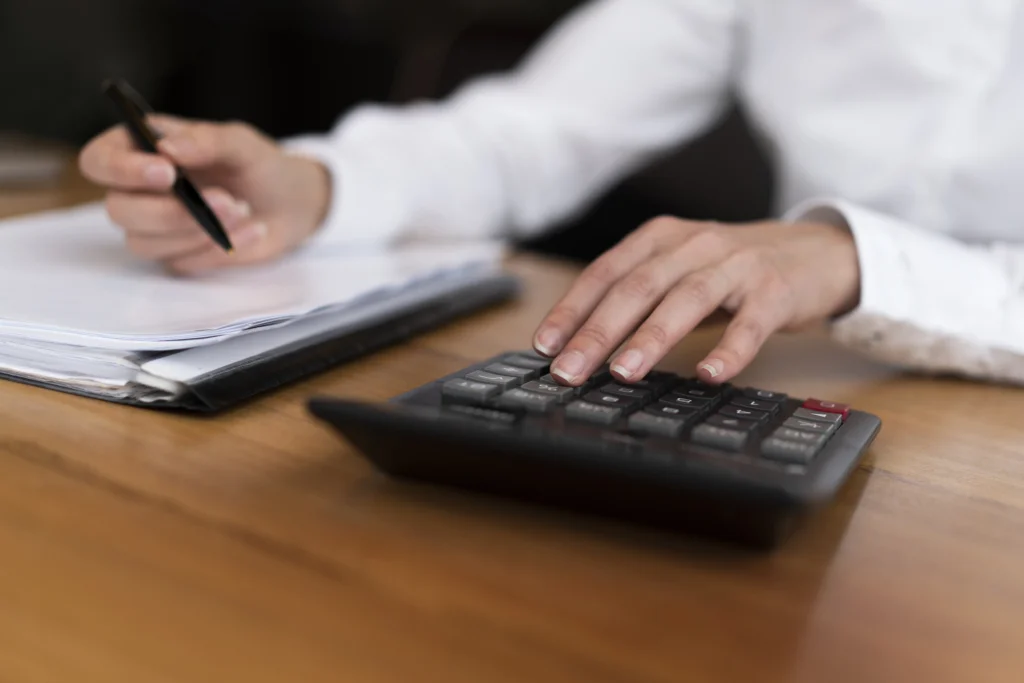 Calculadora CLT x PJ: Compare salários para trabalhar com tecnologia no exterior calculadora clt x pj tecnologia exterior